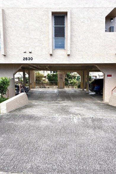 More Photos Of 2830 Kaonawai Pl, Honolulu Office For Sale