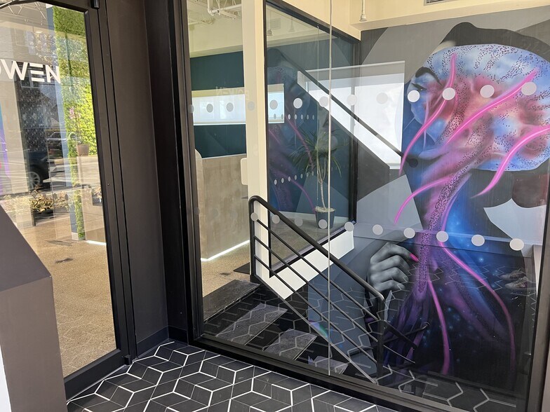 More Photos Of 183 Mineola Blvd, Mineola Office For Sale