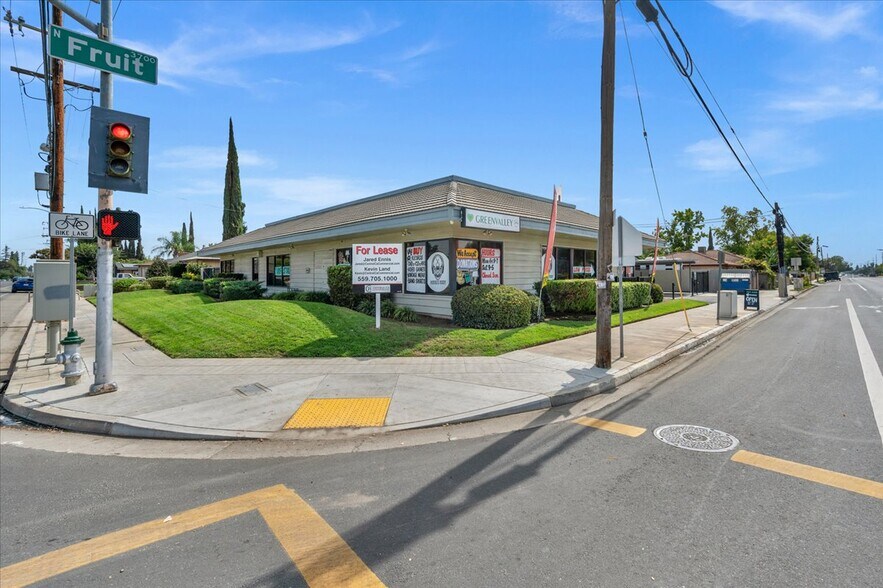 More Photos Of 445 W Dakota Ave, Fresno Office Residential For Sale