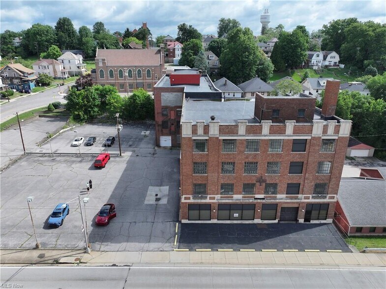 Primary Photo Of 1439 Sunset Blvd, Steubenville Light Manufacturing For Sale