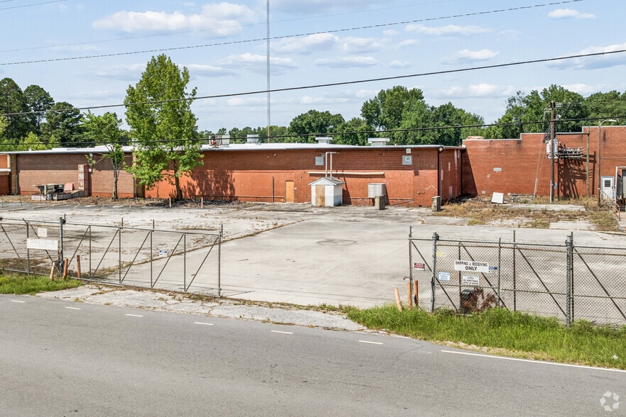 More Photos Of 500 S Chippewa St, Lumberton Warehouse For Sale