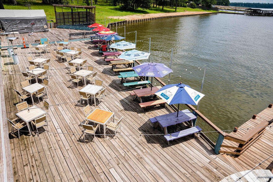 More Photos Of 371 Navaho Trl, Onalaska Hotel For Sale