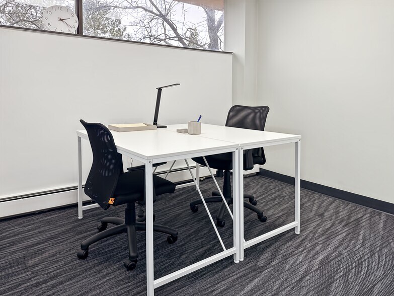 More Photos Of 6450 Farmington Rd, West Bloomfield Coworking Space