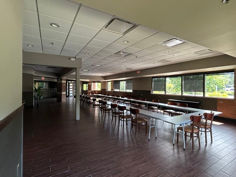 More Photos Of 14B Royal Rd, Flemington Hotel For Lease
