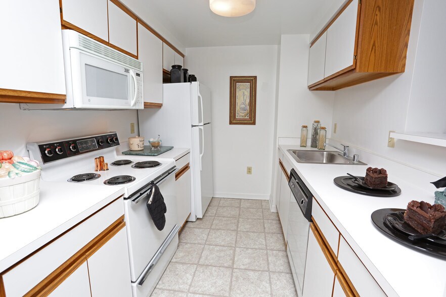 More Photos Of 657 S 3rd St, Louisville Apartments For Lease