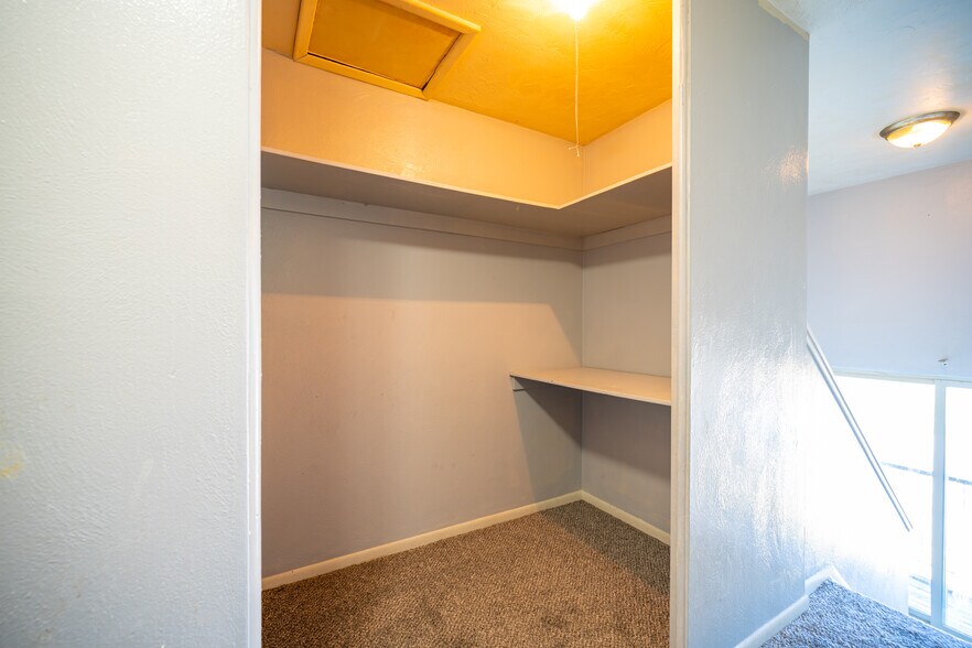 More Photos Of 2307-2707 Washington Ave, Lorain Apartments For Sale