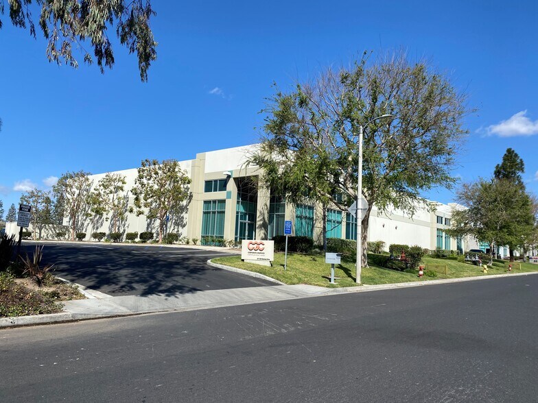 More Photos Of 331 Science Dr, Moorpark Warehouse For Lease