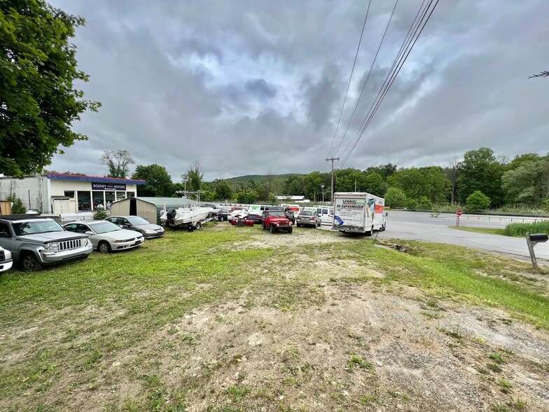 More Photos Of 315 Route 22, Pawling Showroom For Sale
