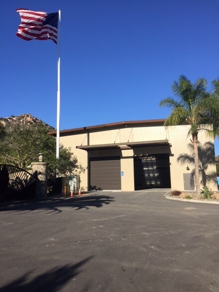 Primary Photo Of 2525 Old Highway 395, Rainbow Warehouse For Lease