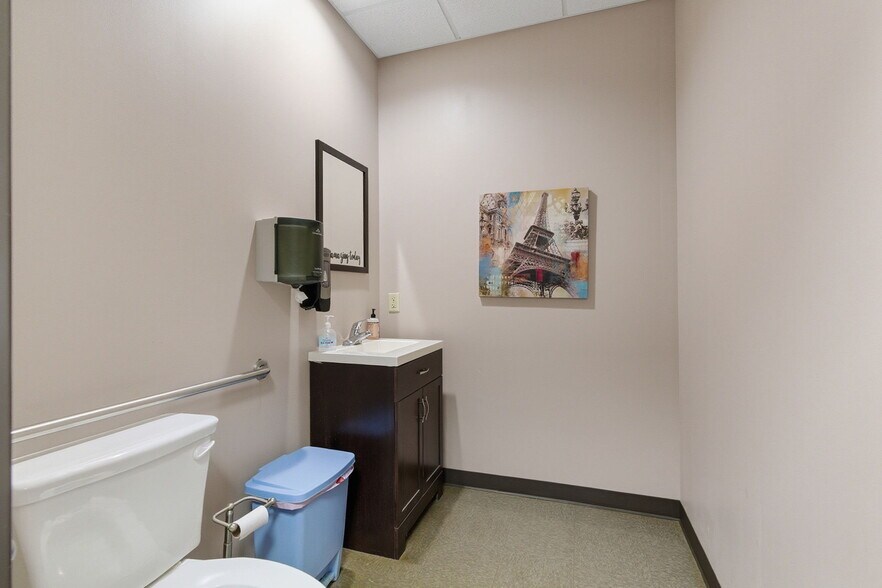 More Photos Of 142 Hampton Ct, Commerce Rehabilitation Center For Sale