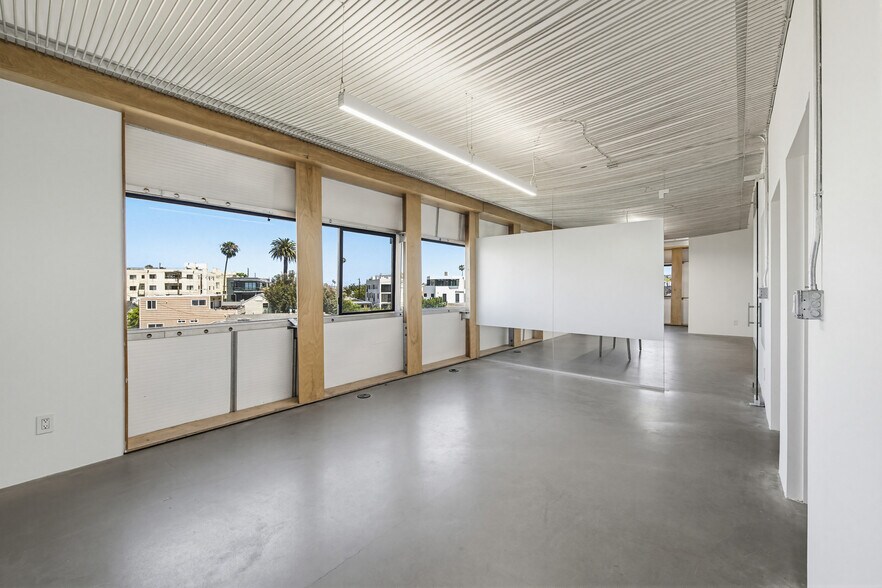 More Photos Of 2434 Lincoln Blvd, Venice Loft Creative Space For Sale