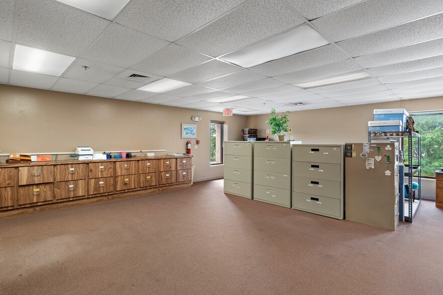 More Photos Of 1624 N Meadowcrest Blvd, Crystal River Manufacturing For Lease