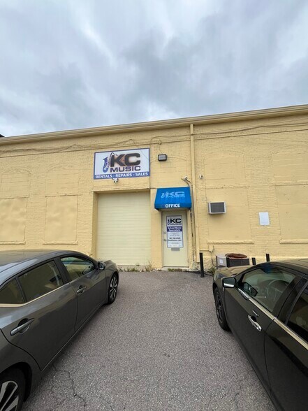More Photos Of 273 Lenox St, Norwood Warehouse For Lease