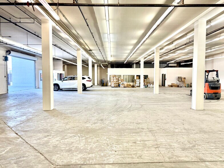 More Photos Of 1813 E Washington Blvd, Los Angeles Distribution For Sale