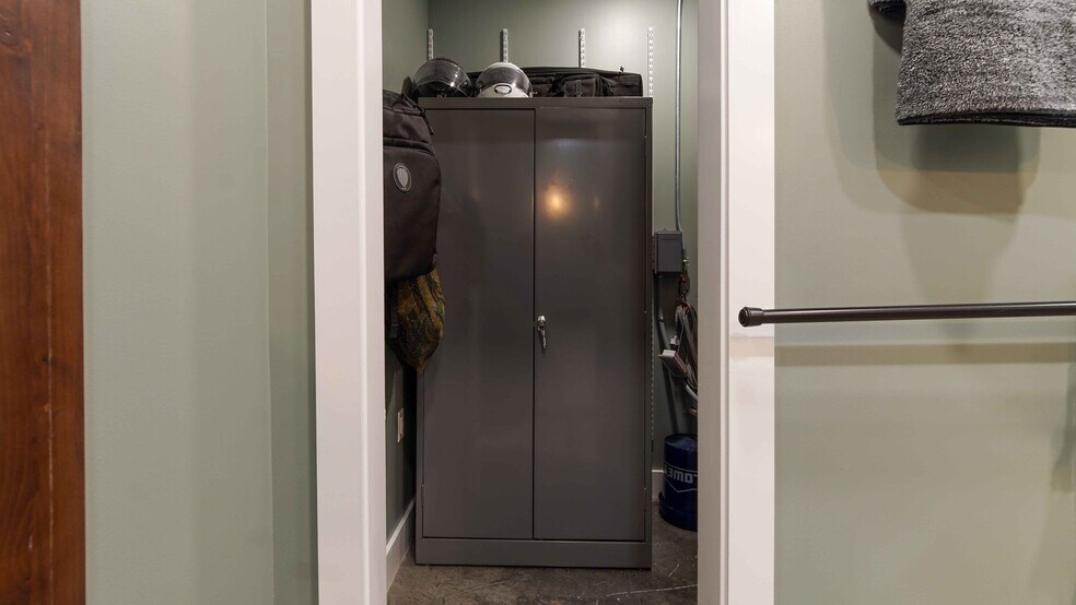 More Photos Of 17629 Cordova Pl, Panama City Beach Industrial For Sale