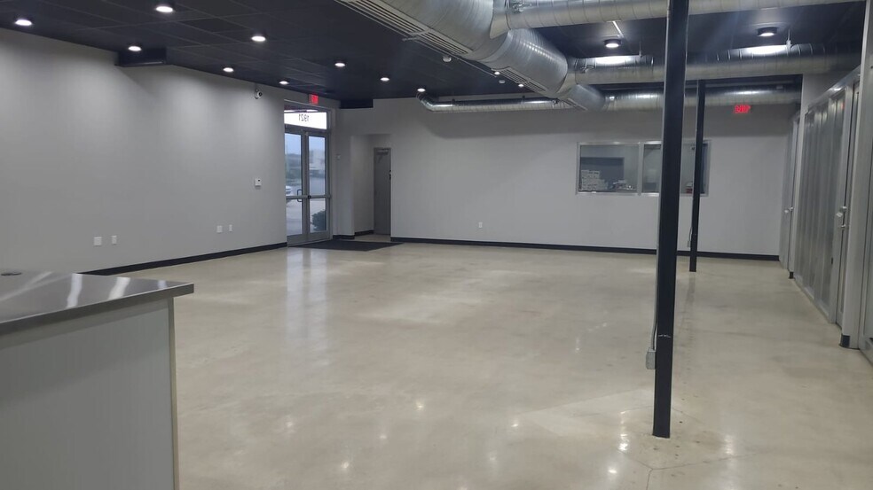 More Photos Of 1921 Pembroke Rd, Hollywood Warehouse For Lease