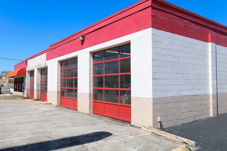 More Photos Of 6381 103rd St, Jacksonville Auto Repair For Lease