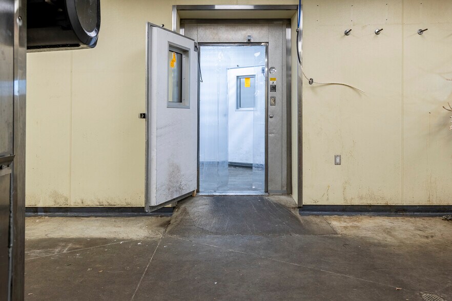 More Photos Of 1531 W 81st St, Tulsa Storefront Retail Office For Lease