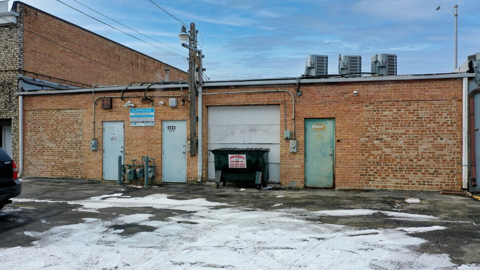 More Photos Of 9723-9725 Southwest Hwy, Oak Lawn Storefront For Sale