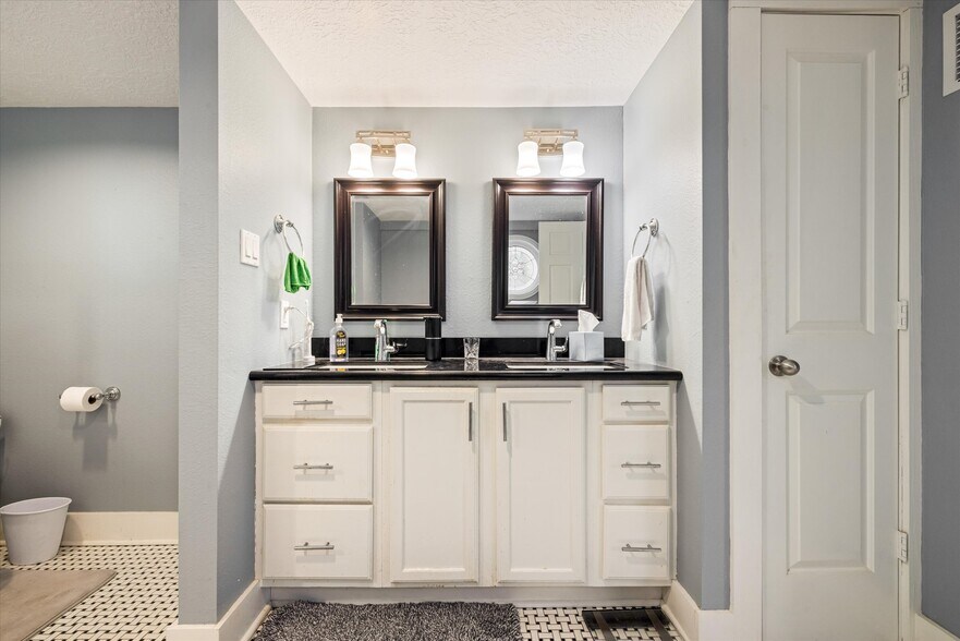 More Photos Of 3216 Ursuline St, Galveston Multifamily For Sale