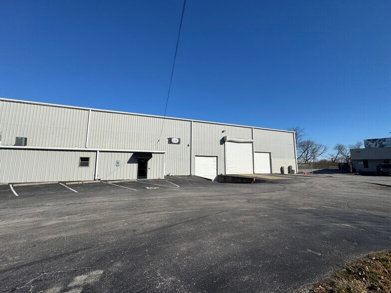 More Photos Of 1450 Poplar Ln, Nashville Service For Lease