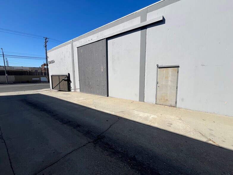 More Photos Of 537 E Gardena Blvd, Carson Manufacturing For Lease