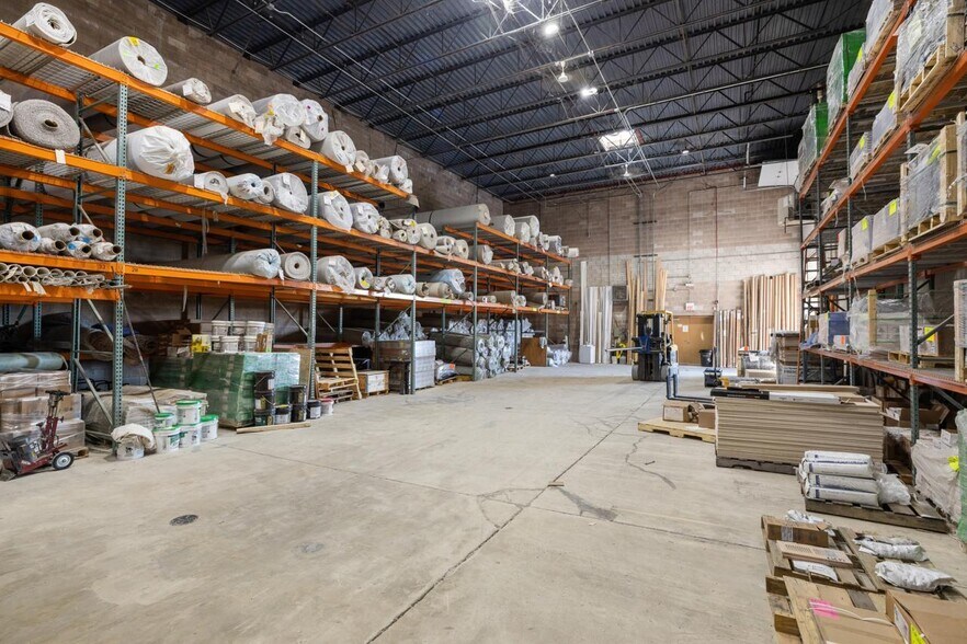 More Photos Of 13412 W 159th St, Homer Glen Showroom For Sale