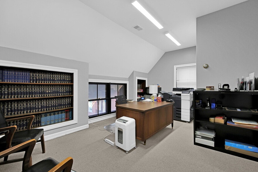 More Photos Of 169 E Livingston Ave, Columbus Office For Sale