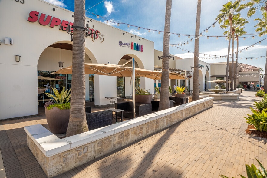 More Photos Of 3433-3545 Del Mar Heights Rd, San Diego Unknown For Lease