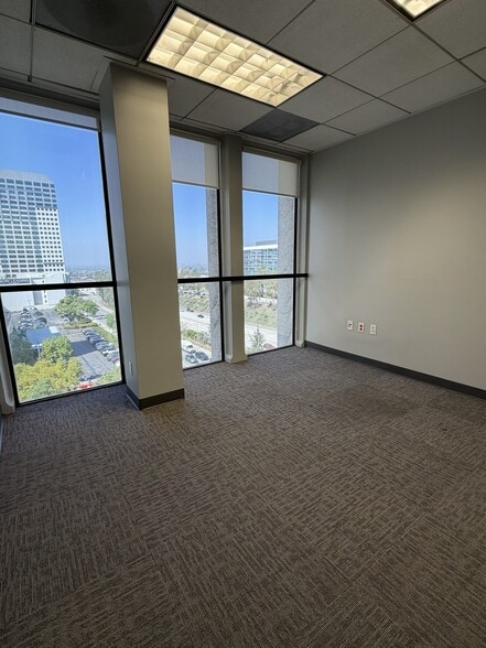 More Photos Of 620 N Brand Blvd, Glendale Office For Lease