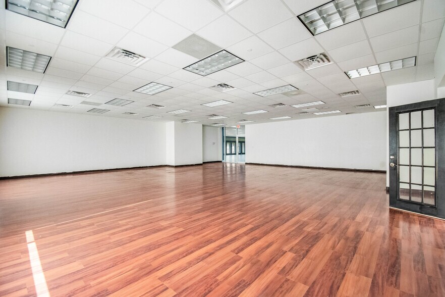 More Photos Of 3390 Kori Rd, Jacksonville Medical For Sale