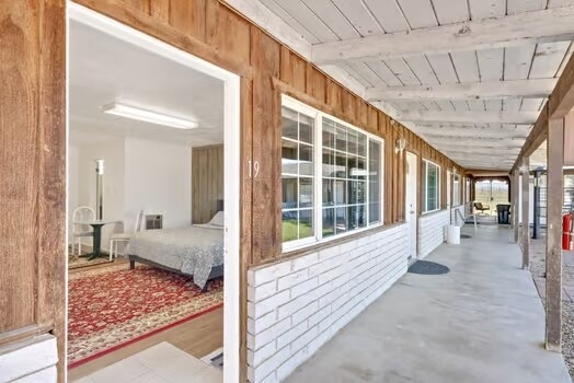 More Photos Of 12900 Soda Lake Rd, Santa Margarita Hotel For Lease