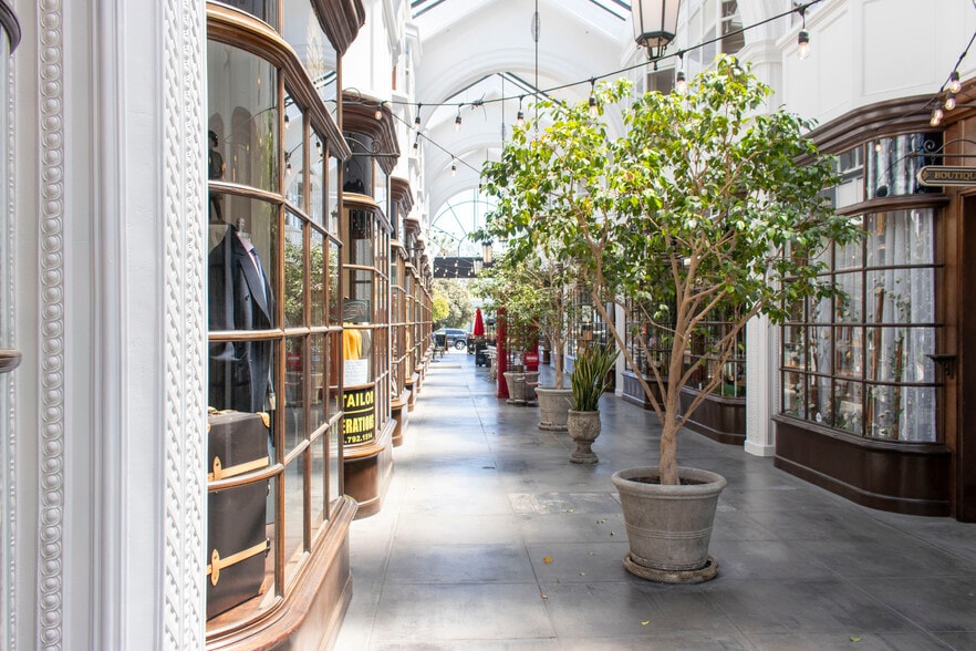 More Photos Of 380 S Lake Ave, Pasadena Storefront Retail Office For Lease