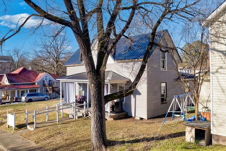 More Photos Of 706 Washington Ave, Etowah Multifamily For Sale