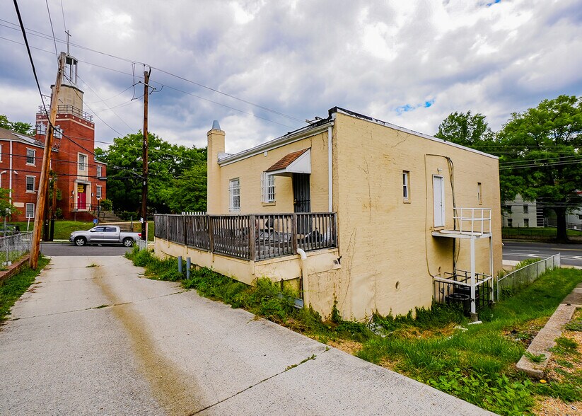 More Photos Of 3901 Martin Luther King Jr Ave SW, Washington Office For Sale
