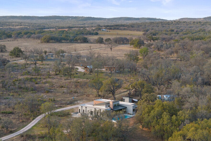 More Photos Of 444 Klein Rd, Stonewall Flex For Sale
