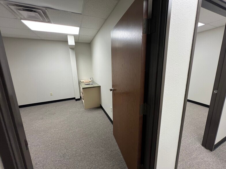 More Photos Of 918 W Choctaw St, Tahlequah Self Storage For Lease