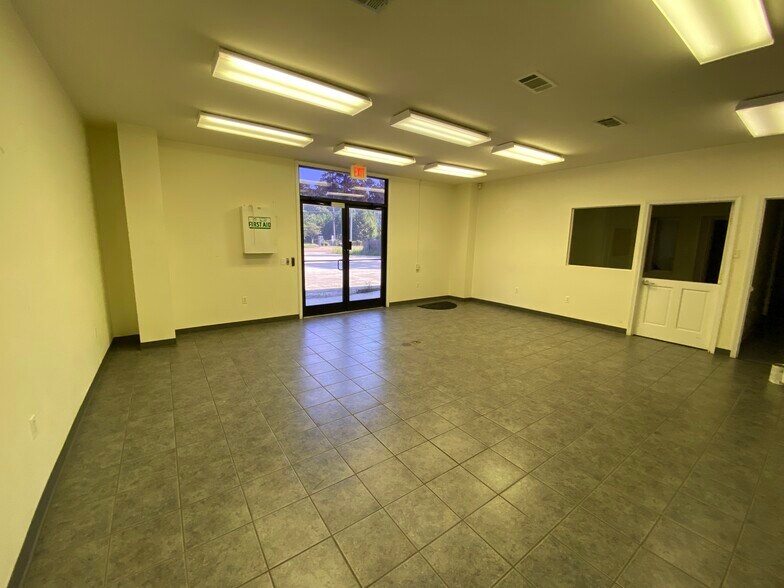 More Photos Of 241 Highway 1085, Madisonville Warehouse For Lease
