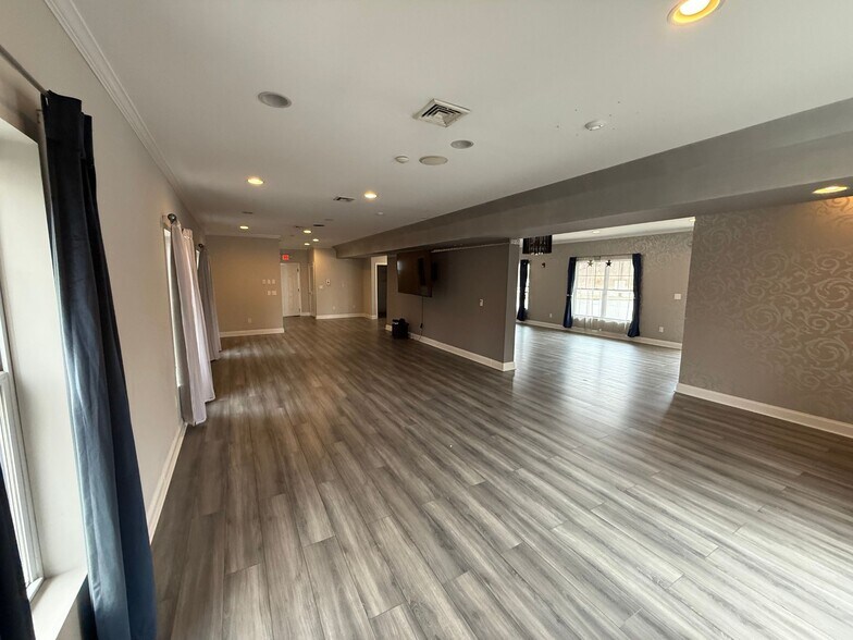 More Photos Of 2290 Foxon Rd, North Branford Storefront Retail Office For Lease