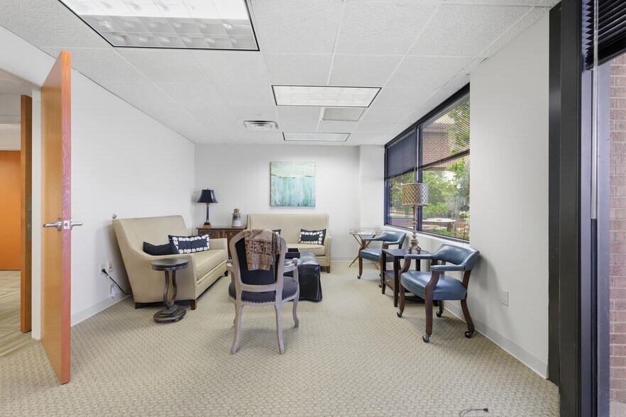 More Photos Of , Jacksonville Office For Sale