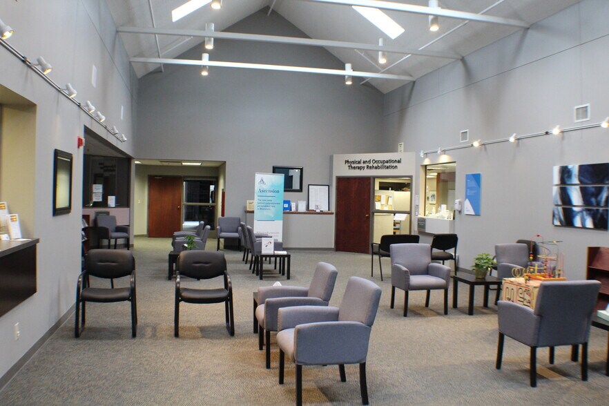 More Photos Of 1317 W Grand Ave, Port Washington Medical For Lease