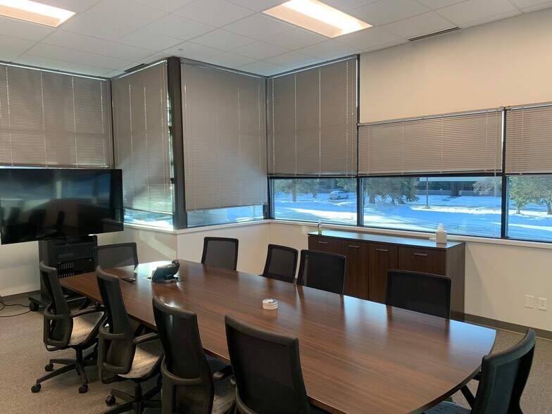 More Photos Of 7600-7650 Golden Triangle Dr, Eden Prairie Research And Development For Lease