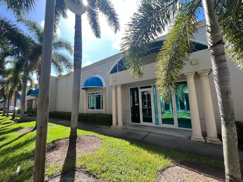 More Photos Of 2860 W State Road 84, Fort Lauderdale Office For Sale