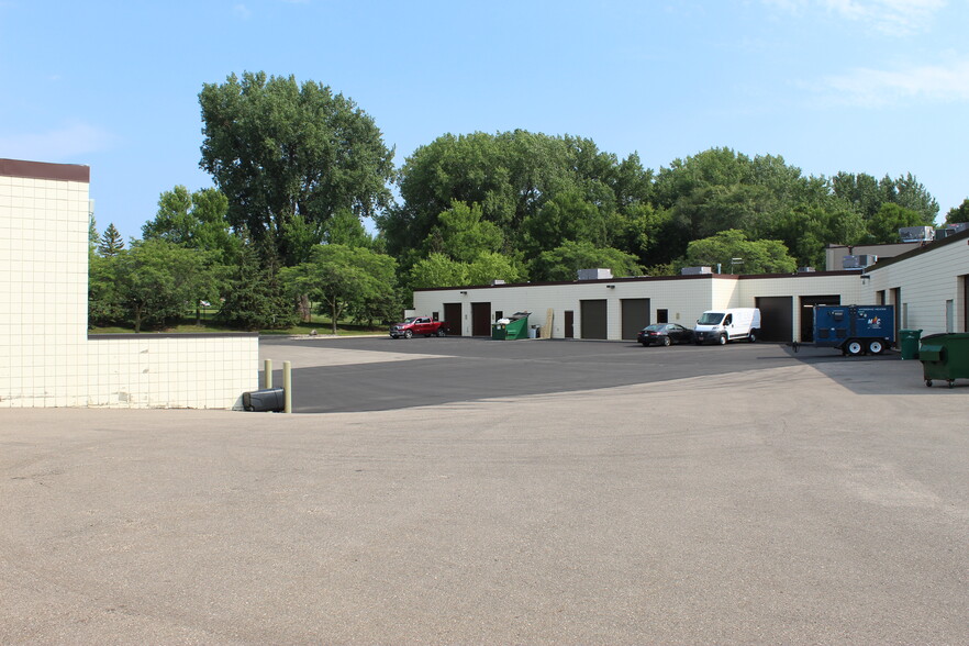More Photos Of 12201-12241 Wood Lake Dr, Burnsville Light Manufacturing For Lease