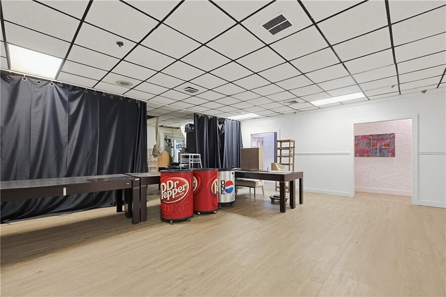 More Photos Of 955 W Shore Rd, Warwick Restaurant For Sale