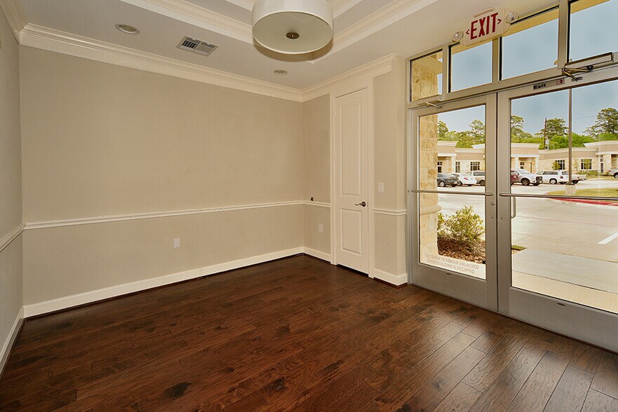 More Photos Of 2219 Sawdust Rd, The Woodlands Office For Sale