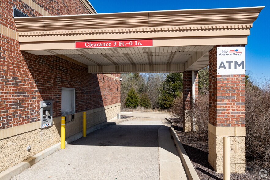 More Photos Of 14100-14104 Redfield Dr, Eugene Storefront For Sale