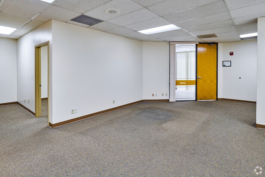 More Photos Of 4171 N Mesa St, El Paso Medical For Lease