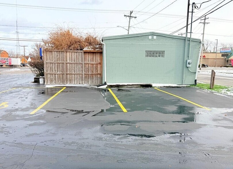 More Photos Of 1305 Abbott Rd, Buffalo Restaurant For Sale