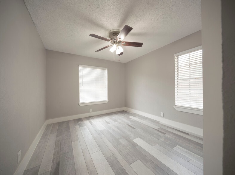 More Photos Of , Denton Unknown For Sale